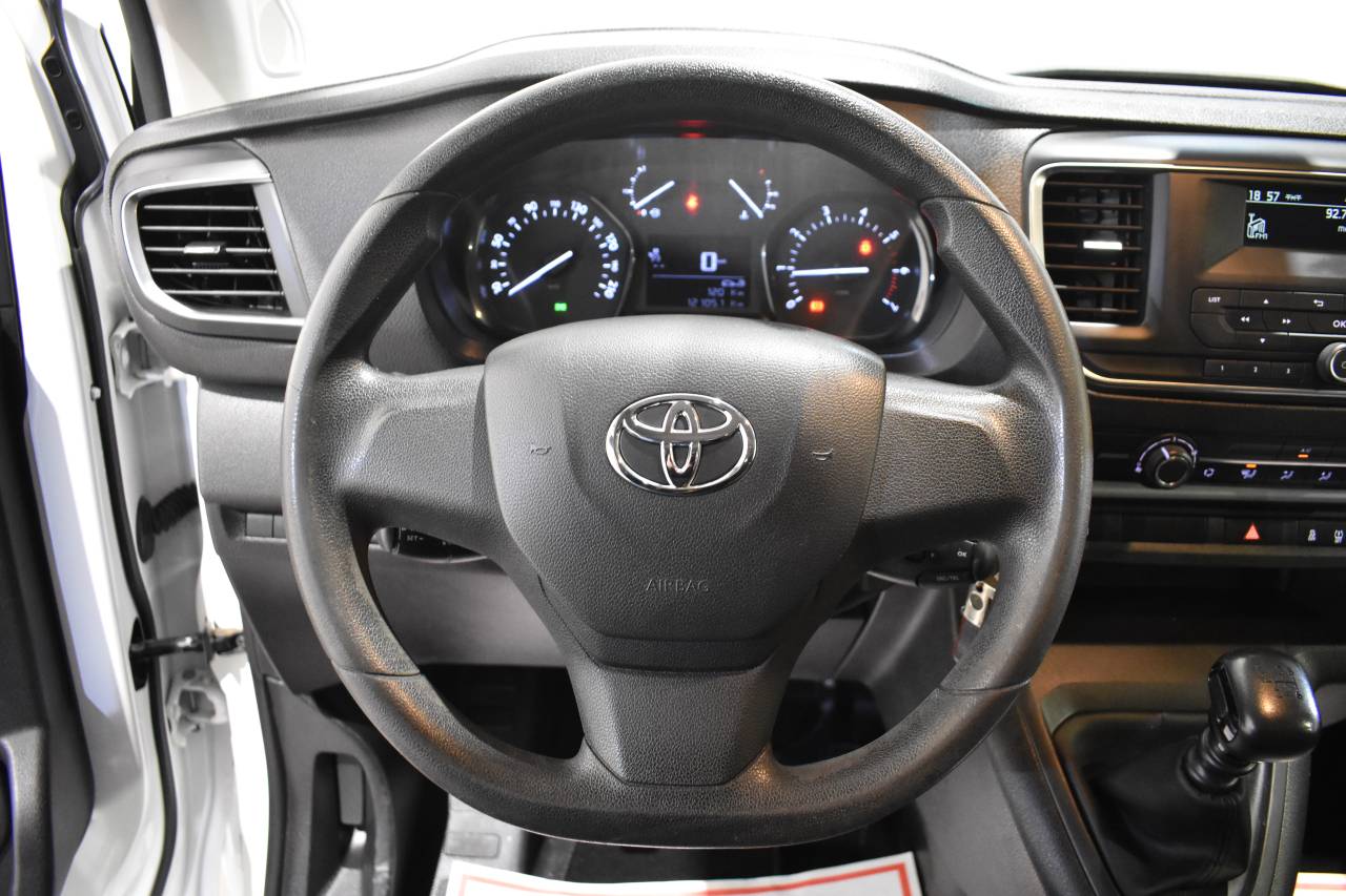 TOYOTA PROACE