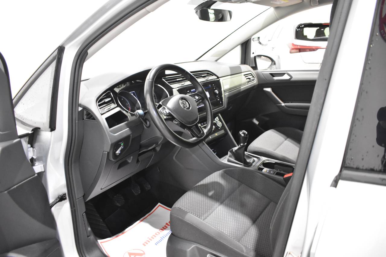 VW TOURAN en Minoautos