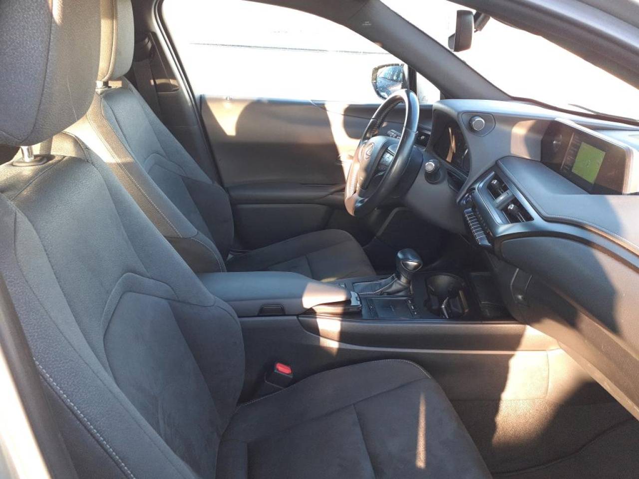 LEXUS UX en Minoautos