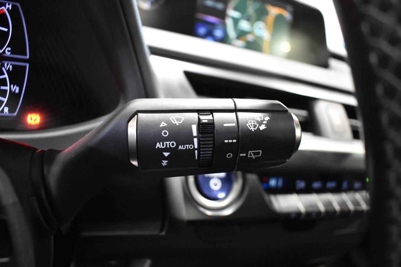 LEXUS UX en Minoautos