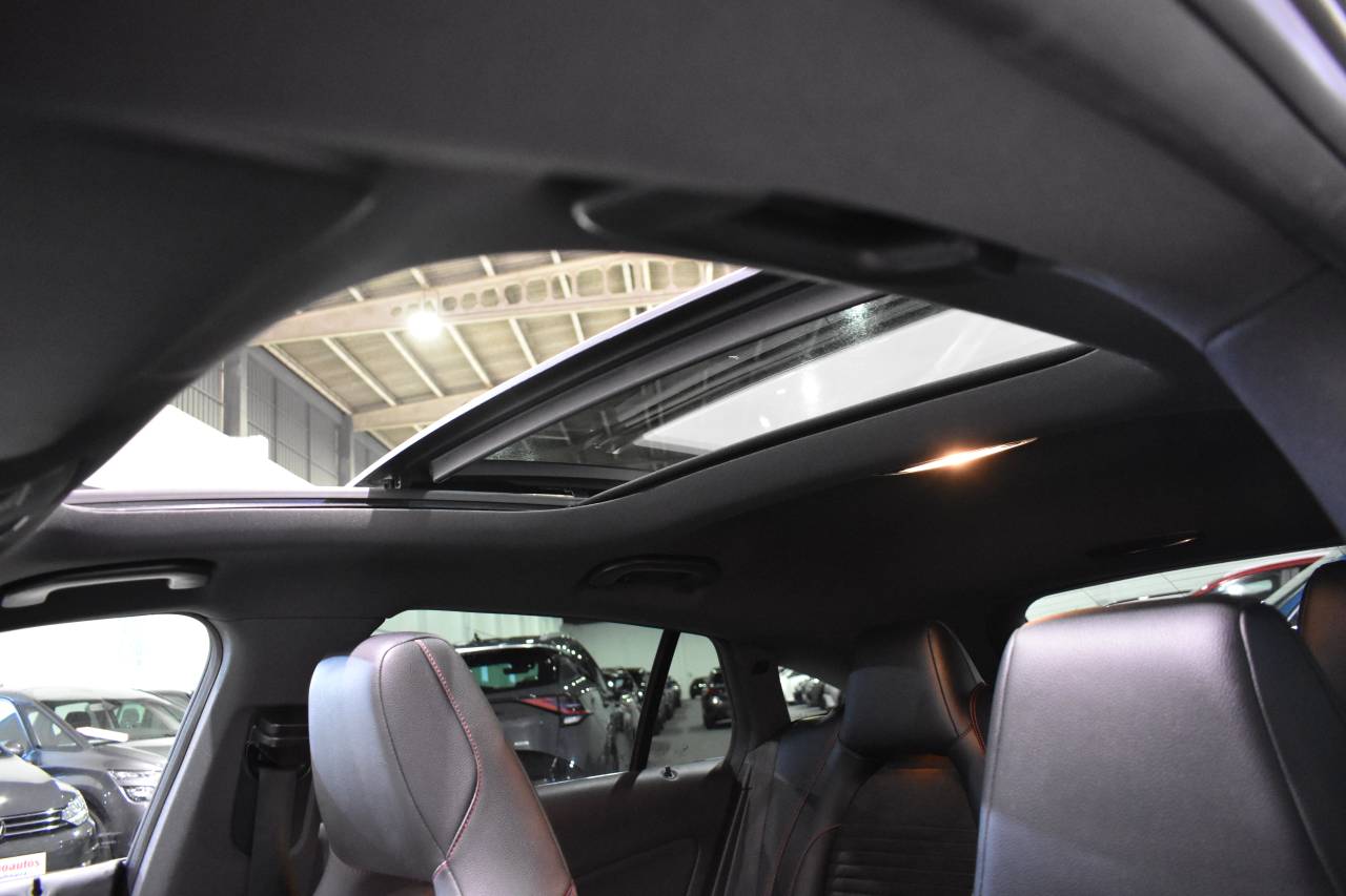 MERCEDES-BENZ CLA en Minoautos