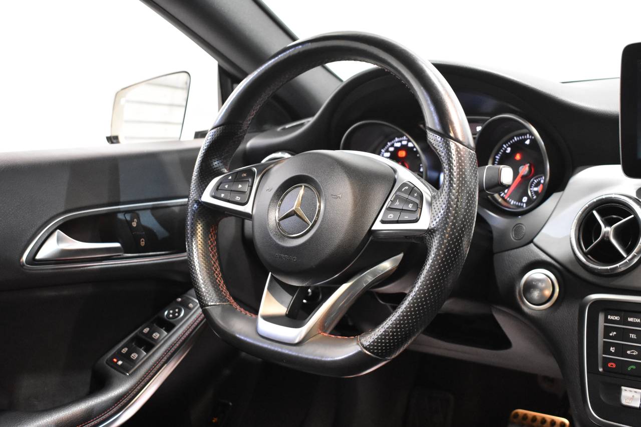 MERCEDES-BENZ CLA en Minoautos