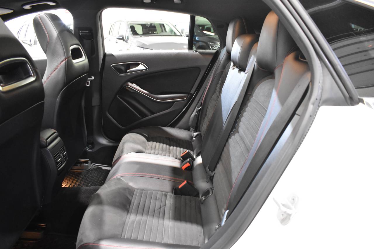 MERCEDES-BENZ CLA en Minoautos