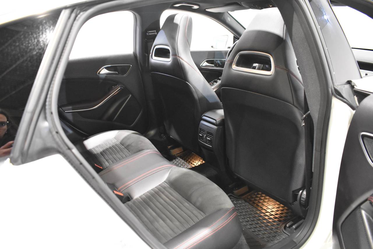 MERCEDES-BENZ CLA en Minoautos