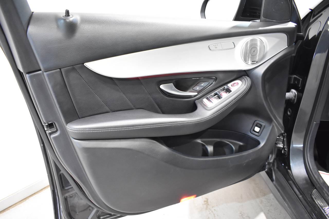 MERCEDES-BENZ GLC COUP� en Minoautos