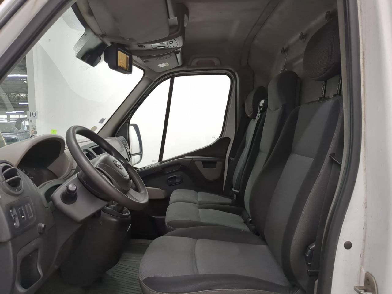 NISSAN NV400 en Minoautos